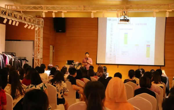 卡索女装2020秋冬新品发布会火热进行中