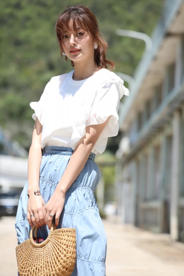 别再穿黑白灰了 今年爆火的“初恋色”显白又好看!!