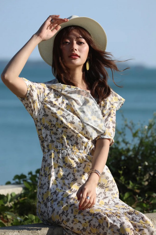 别再穿黑白灰了 今年爆火的“初恋色”显白又好看!!