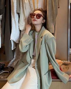 别再穿黑白灰了 今年爆火的“初恋色”显白又好看!!