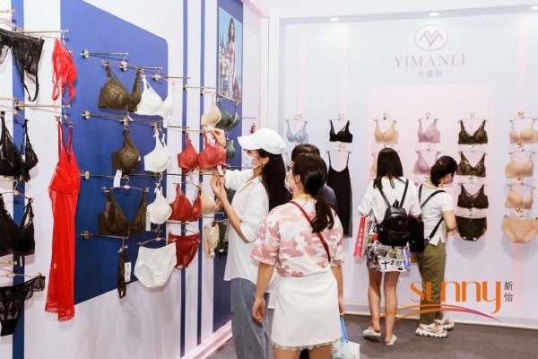 新怡集团深圳针博会直击 邀你来看带货女王的直播间