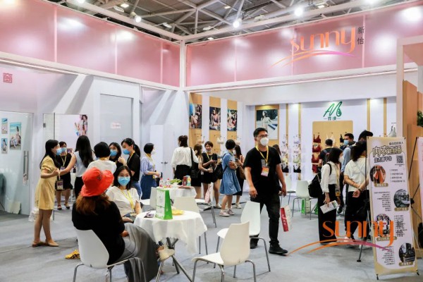 新怡集团深圳针博会直击 邀你来看带货女王的直播间