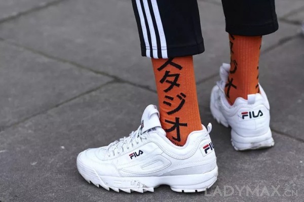 除了lululemon,运动服饰行业另外一匹黑马也来势汹汹