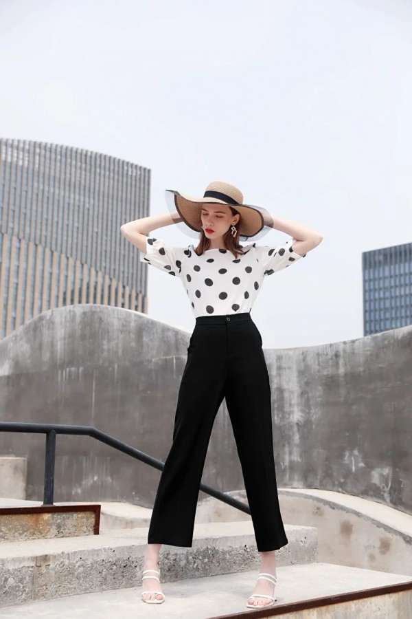 JMSO吉米赛欧女装新品 夏日里的一道风景