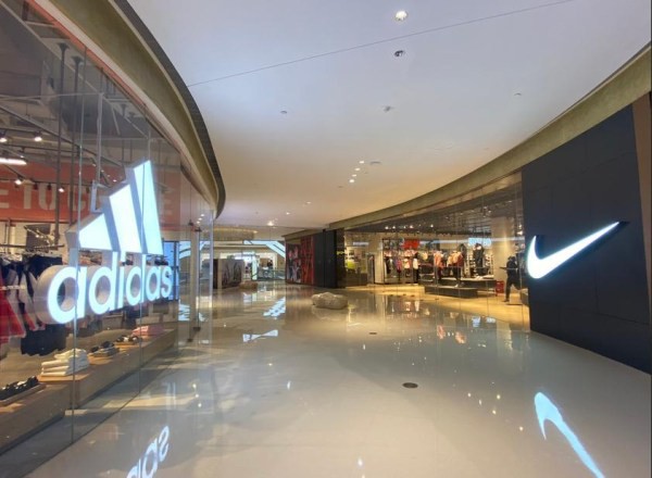 面对疫情这只“黑天鹅” 餐饮,旅游行业遭受重创