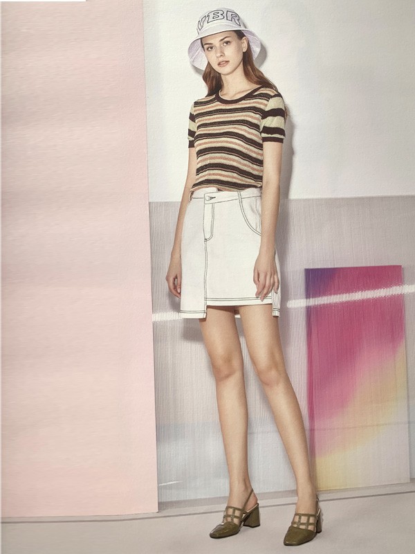 休闲穿搭夏季一定要选 藏九女装为你解决