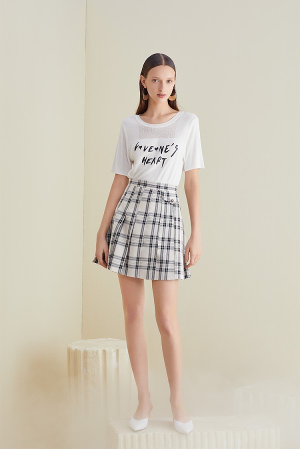 T恤搭配什么衣服好看 三彩教你T恤的百种穿法