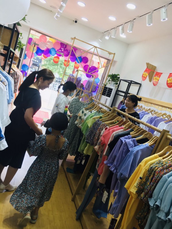 热烈恭喜金蝶茜妮新店开业!7月8日盛大开业!