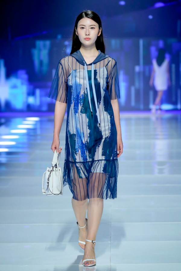 独立设计师＋影儿集团跨界合作成果走进秀场  第一届YINGER PRIZE独立设计师联名款重磅发布