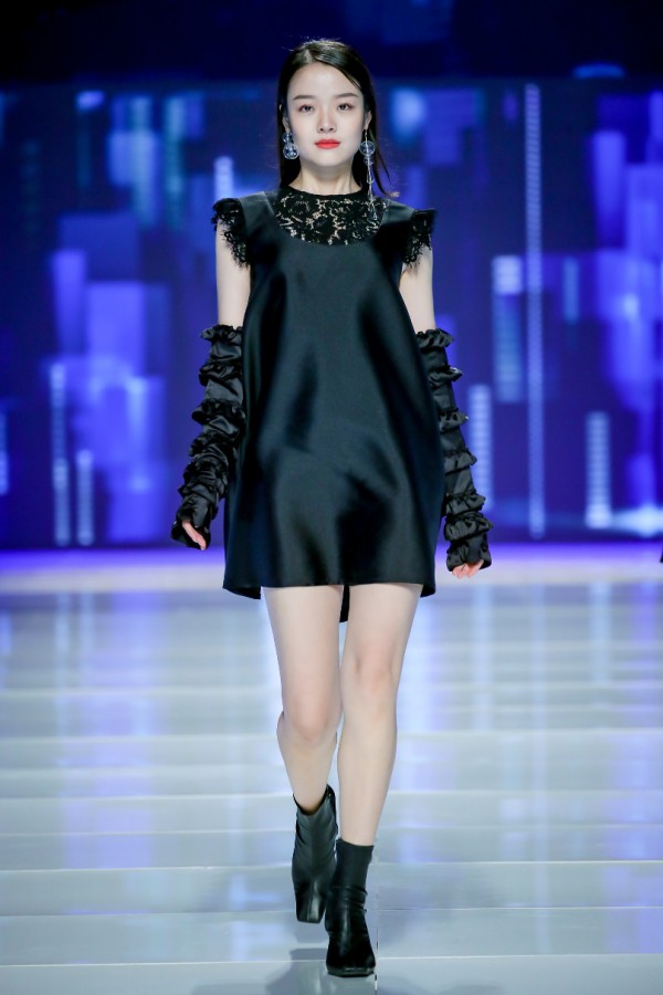 独立设计师＋影儿集团跨界合作成果走进秀场  第一届YINGER PRIZE独立设计师联名款重磅发布