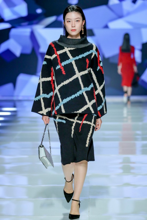 独立设计师＋影儿集团跨界合作成果走进秀场  第一届YINGER PRIZE独立设计师联名款重磅发布