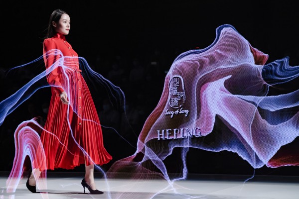 独立设计师＋影儿集团跨界合作成果走进秀场  第一届YINGER PRIZE独立设计师联名款重磅发布