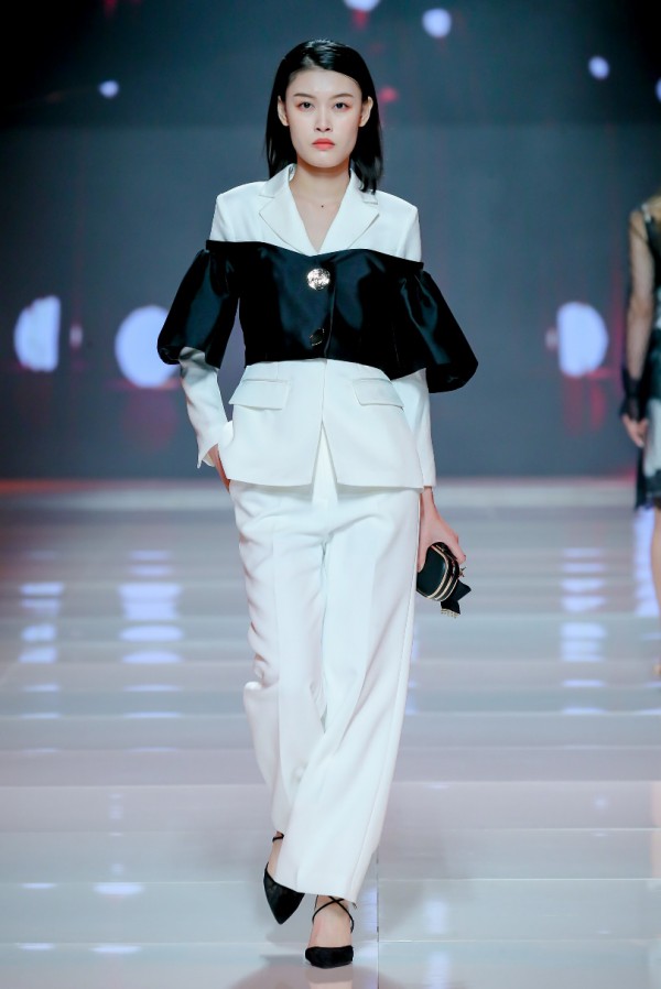 独立设计师＋影儿集团跨界合作成果走进秀场  第一届YINGER PRIZE独立设计师联名款重磅发布