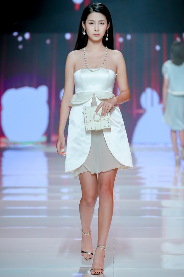 独立设计师＋影儿集团跨界合作成果走进秀场  第一届YINGER PRIZE独立设计师联名款重磅发布