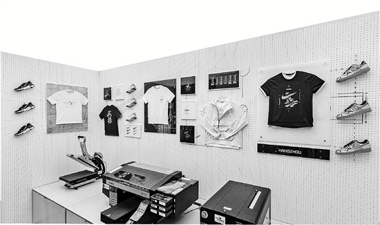 杭州商圈服装体验店越开越多 逛服装店不再是比折扣 专业定制,电子衣橱等新玩法吸引你打卡