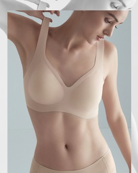 爱慕乎兮无托内衣,为女性打造自然舒适体验