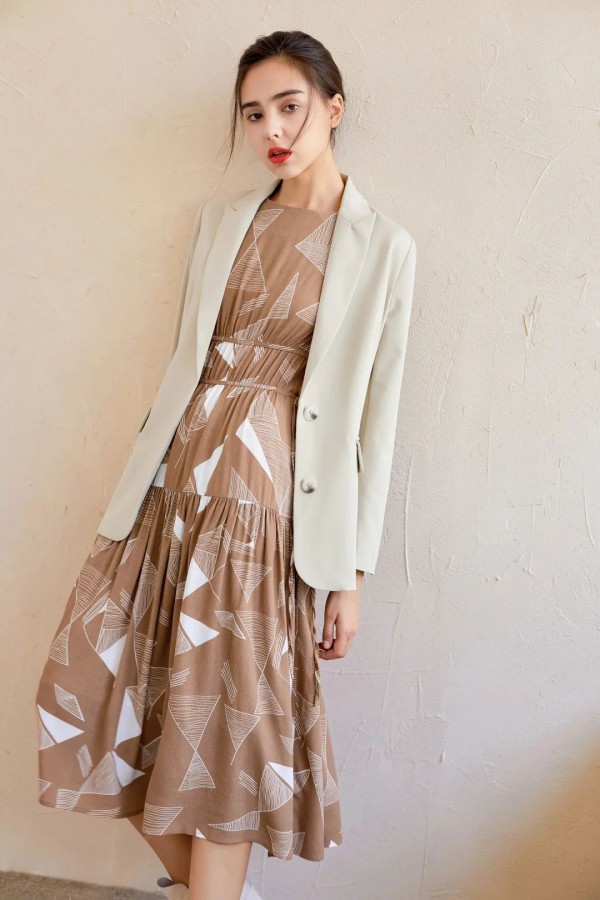 爬山穿什么衣服合适 Helen Moda秋装新款推荐