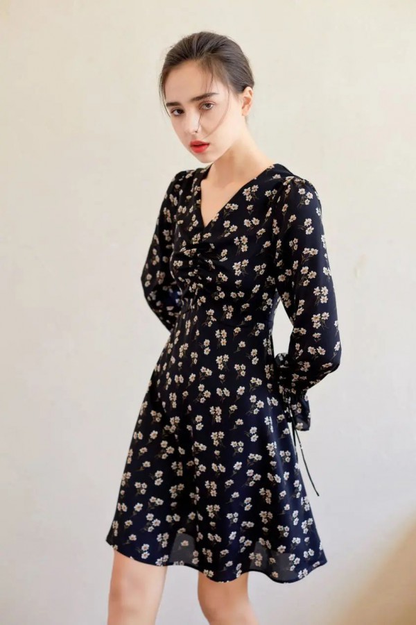 爬山穿什么衣服合适 Helen Moda秋装新款推荐