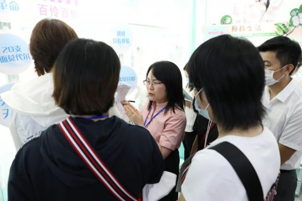 百伶百俐2021春夏新品发布会暨品牌战略会圆满成功