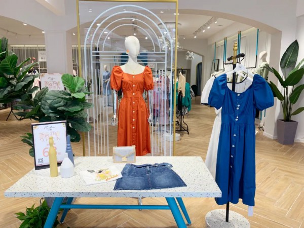 十八淑女坊/迷橱双品牌综合形象店盛大开业剪彩