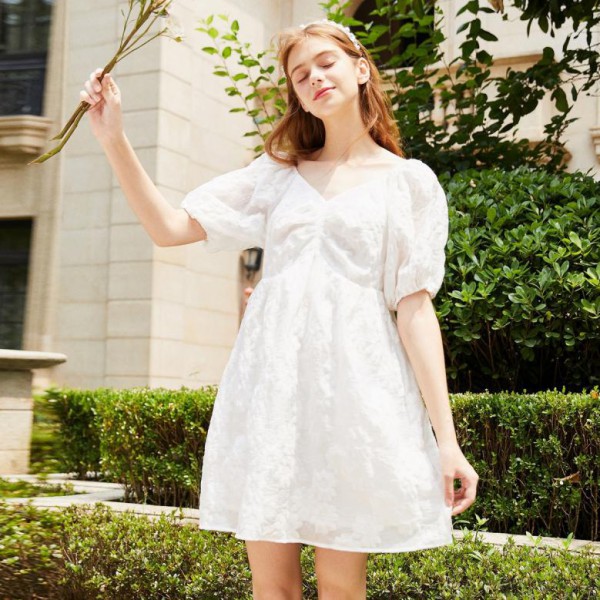 戈蔓婷快时尚女装品牌加盟优势众多 创业零库存低风险!