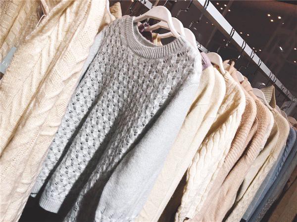 疫情下服装一线有些无可奈何 3月浙江省桐乡市委副书记,市长于会游现身直播间