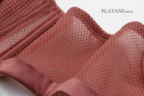 梧桐本色内衣新品上市 《伊絮》性感自然的曲线