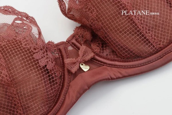 梧桐本色内衣新品上市 《伊絮》性感自然的曲线