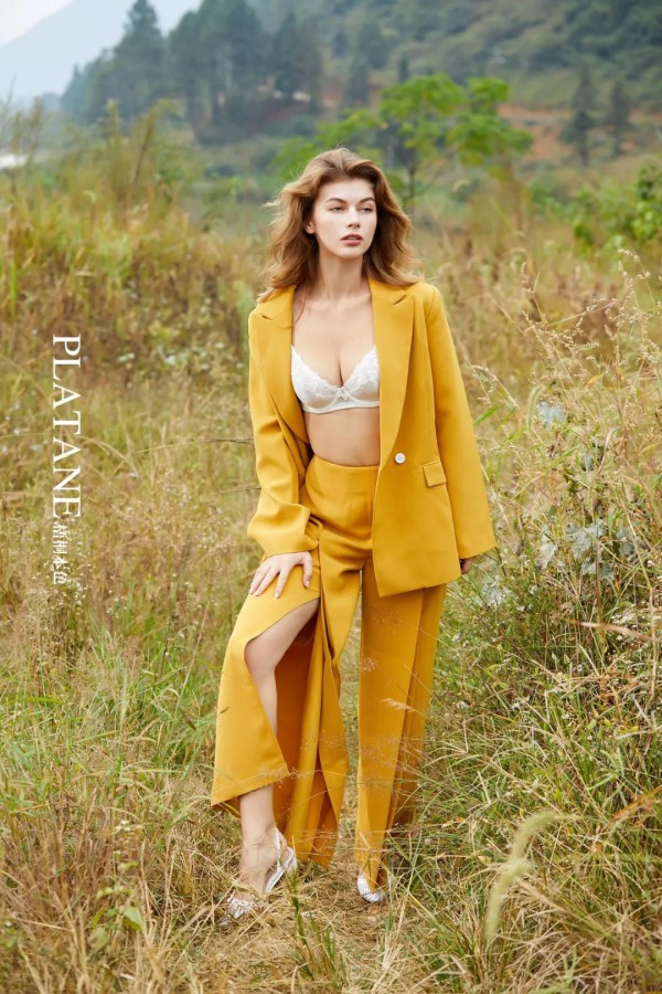 梧桐本色内衣新品上市 《伊絮》性感自然的曲线