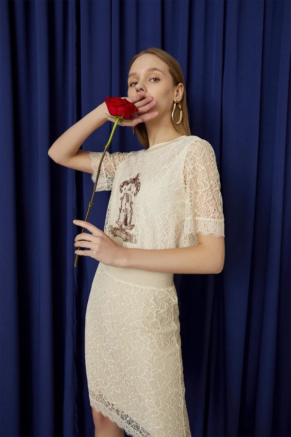 迪赛尼斯迪士尼合作系列 寻找永不凋零的真爱玫瑰