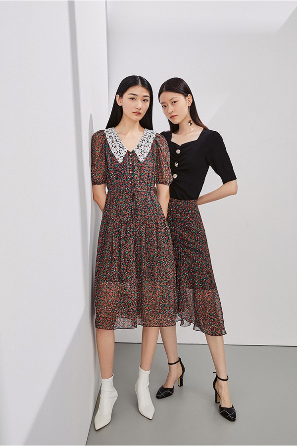 三彩新品来了 难以拒绝的绝美碎花裙