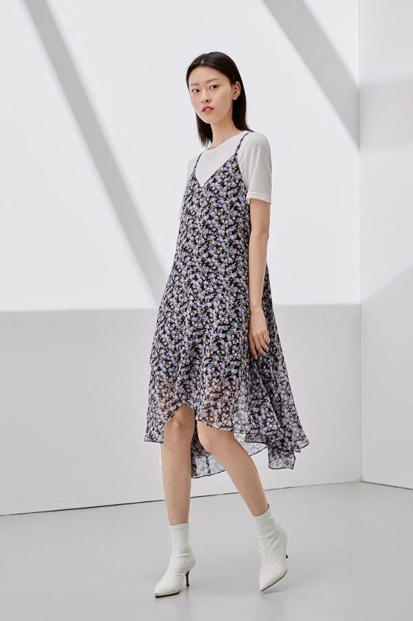 三彩新品来了 难以拒绝的绝美碎花裙