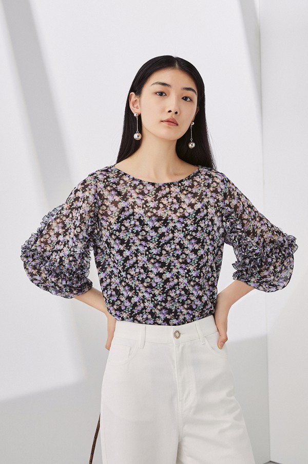 三彩新品来了 难以拒绝的绝美碎花裙