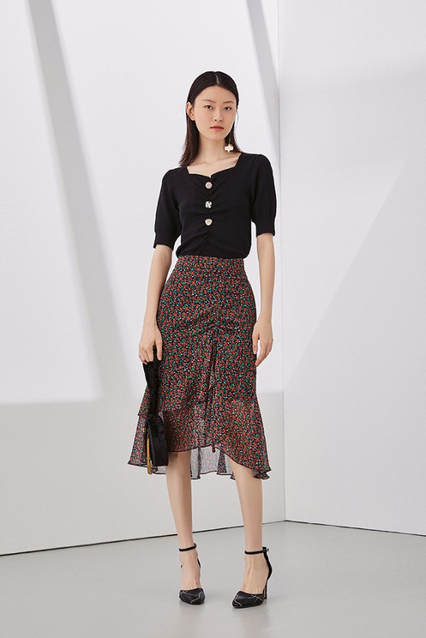 三彩新品来了 难以拒绝的绝美碎花裙