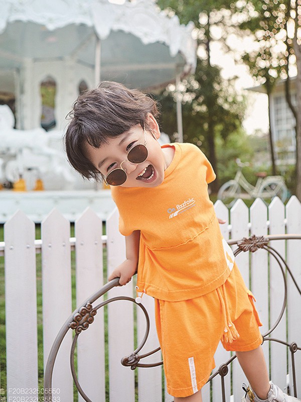 男孩夏季简约干净搭配 小资范童装教你怎么穿