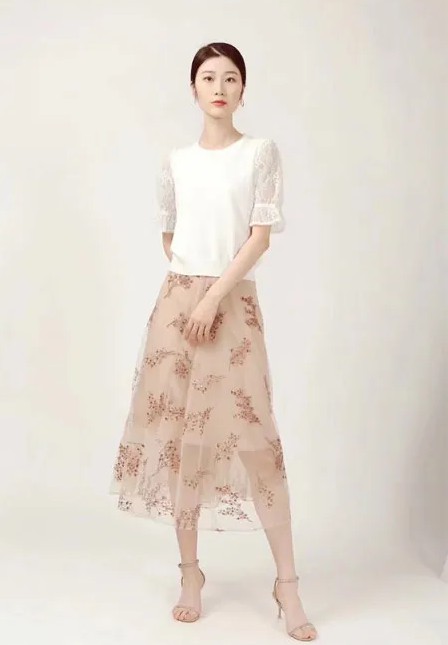 天生丽质的仙女 在夏季也要穿出自己的特色