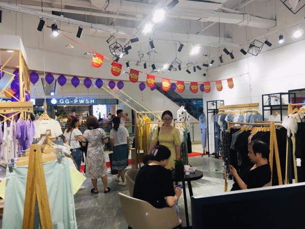 金蝶茜妮新店7月25日开业!感谢周小姐的信任!