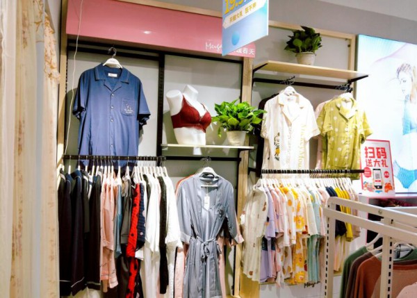 恭贺:玫瑰春天江苏溧阳店成功开业!预祝生意兴隆,财源广进!