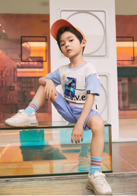 不想穿的过于复杂?你需要用T恤去应对