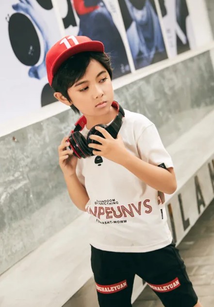 不想穿的过于复杂?你需要用T恤去应对