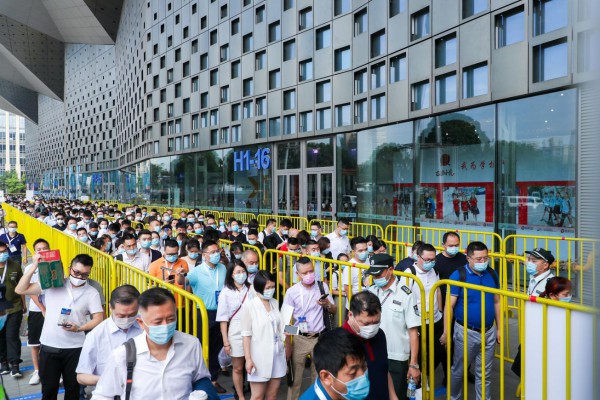 乘兴而来,满“载”而归! OUE职业装·团服展圆满落幕