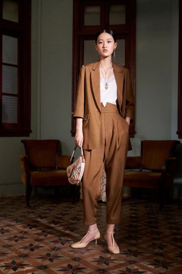 迪凯秋装新款上市 看三十而已的女人格调
