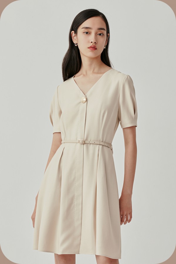 应届生入职需要注意什么 入职第一天女生穿什么