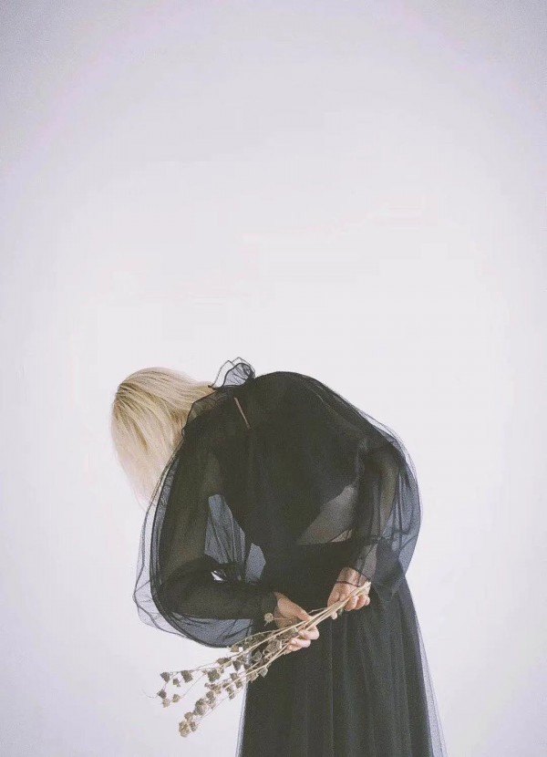 朗黛国际2020AW形象大片先导花絮释出