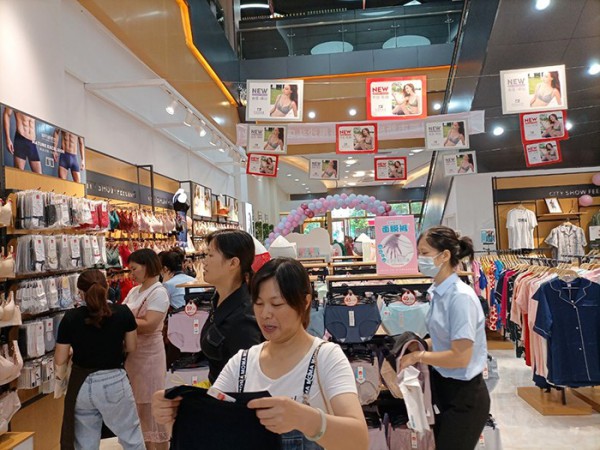 热烈祝贺“都市新感觉”广州番禺店盛大开业!