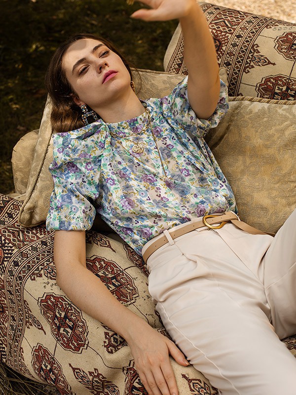 女性如何挑选衣服?时尚摩登范为你推荐