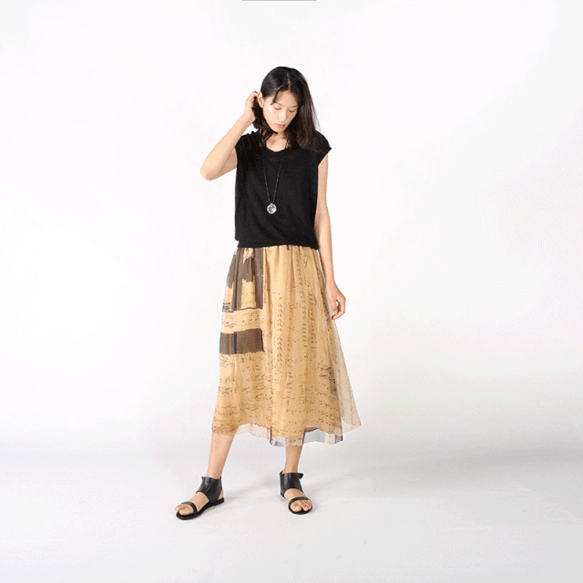 好看又文艺范的半身裙搭配 形上品牌女装来教您