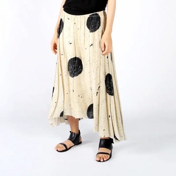 好看又文艺范的半身裙搭配 形上品牌女装来教您