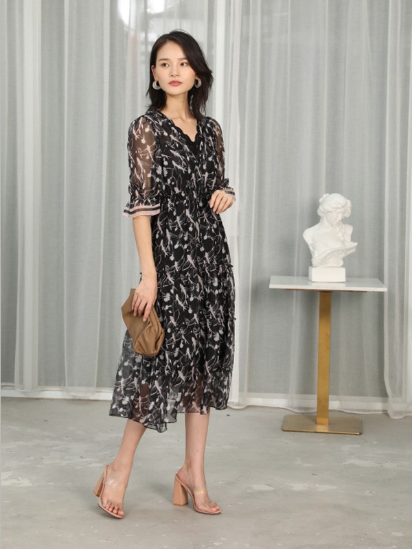 美诗缇品牌女装8月新品 给你个不一样的惊喜