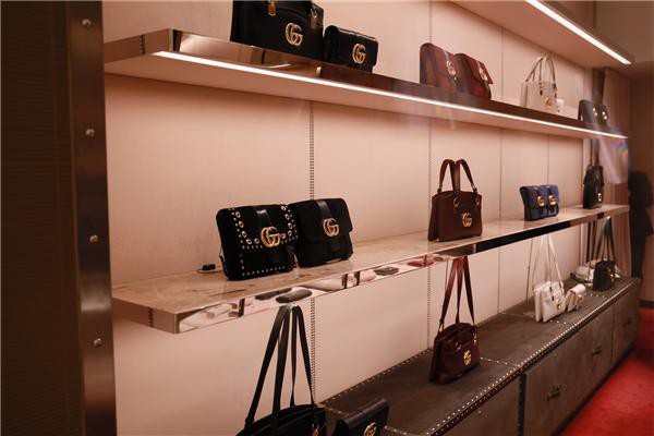 从珠光宝气到低调环保 奢侈品牌副业正在洗牌